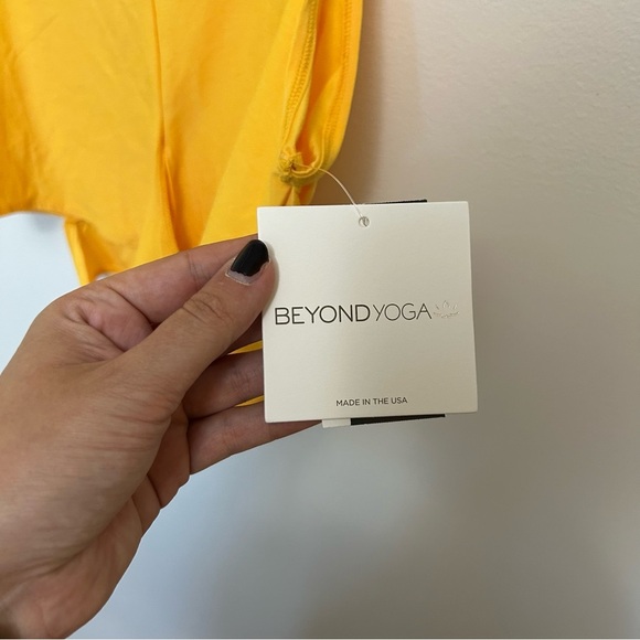 Beyond Yoga Featherweight Embrace Crop Top with Soft Spacedye Fabric Large NWT - Picture 3 of 6